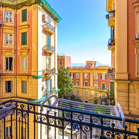 Apartamento Harmony Elegant With Parking Nápoles